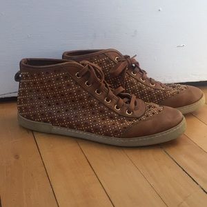 💥Gucci gold studded sneakers 💥💥💥